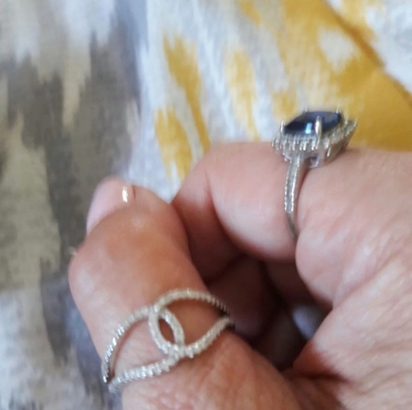 Sliver CZ eternity ring - Picture 4 of 4